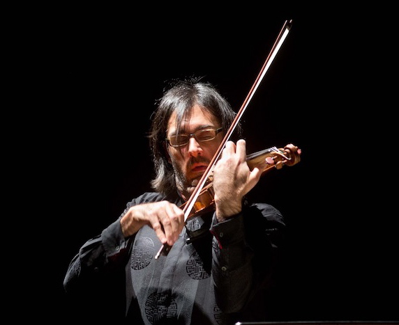 Leonid Kavakos performed as soloist and conductor with the Houston Symphony Orchestra Sunday afternoon.